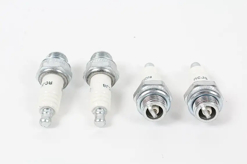 4 Pack Genuine Champion RCJ8 Spark Plug Copper Plus 840