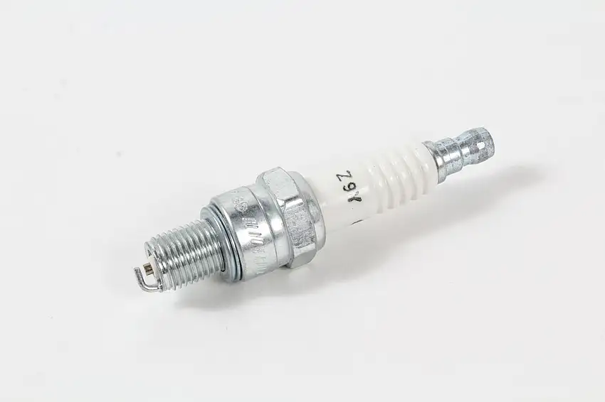 Genuine Champion Z9Y Copper Plus Spark Plug 808