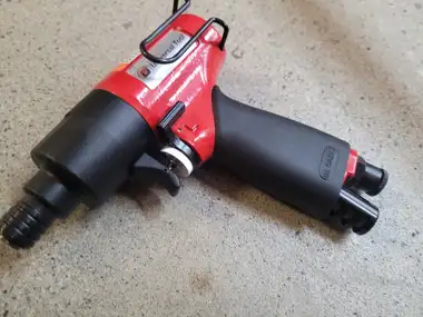 Universal Tool UT8080Q Impact Driver | 0.4 HP | 10,000 RPM | 10-75 (in. lb.) Torque Range | Handle Exhaust