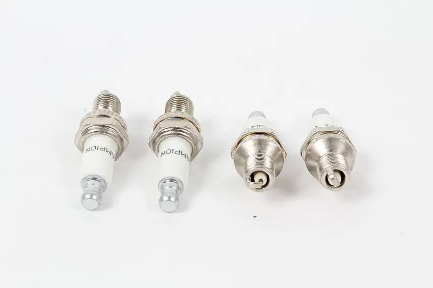 4 Pack Genuine Champion RDZ19H Spark Plug Copper Plus 940